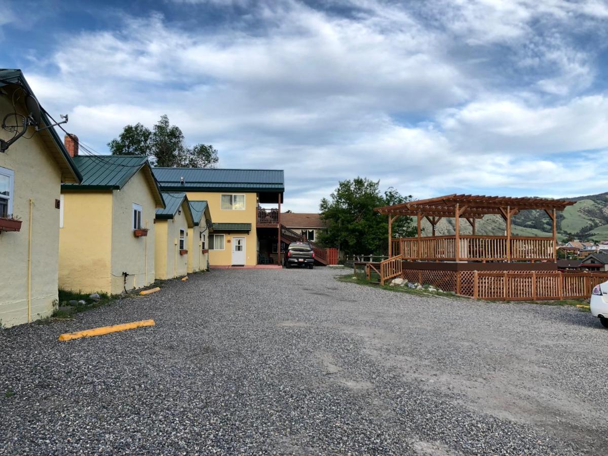 Yellowstone Riverside Cottages Гардинер Экстерьер фото