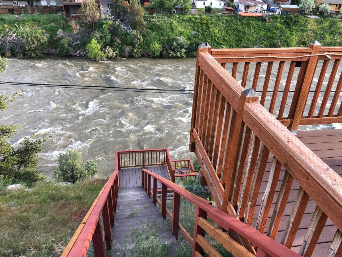 Yellowstone Riverside Cottages Гардинер Экстерьер фото